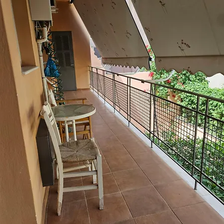 3 Bedder In Ilisia, Megaro Mousikis